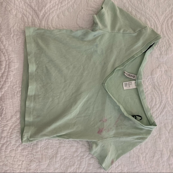 cropped and rubbed light green divided tee - Picture 1 of 3